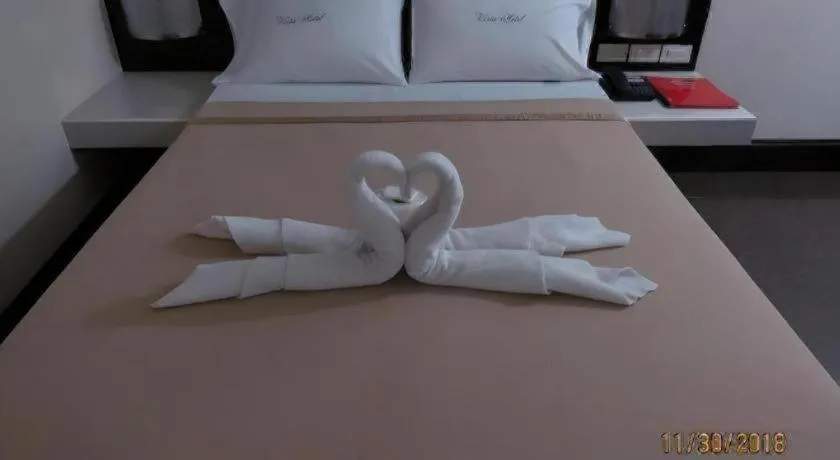 Bed in Vista Hotel Cubao