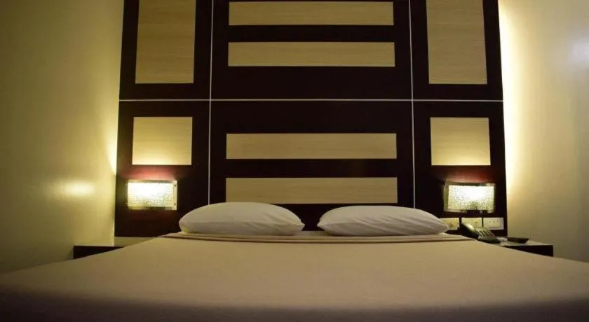 Bed in Vista Hotel Cubao