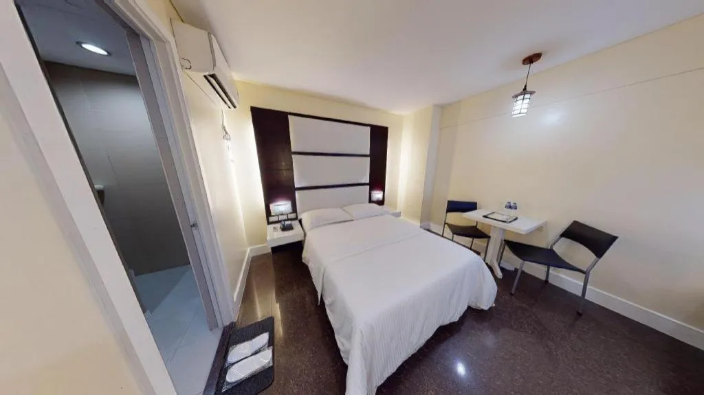 Bed in Vista Hotel Cubao