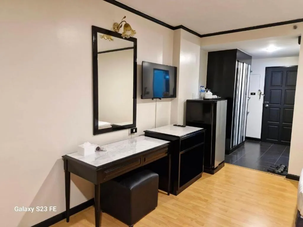 Town In Town Gardent Resort