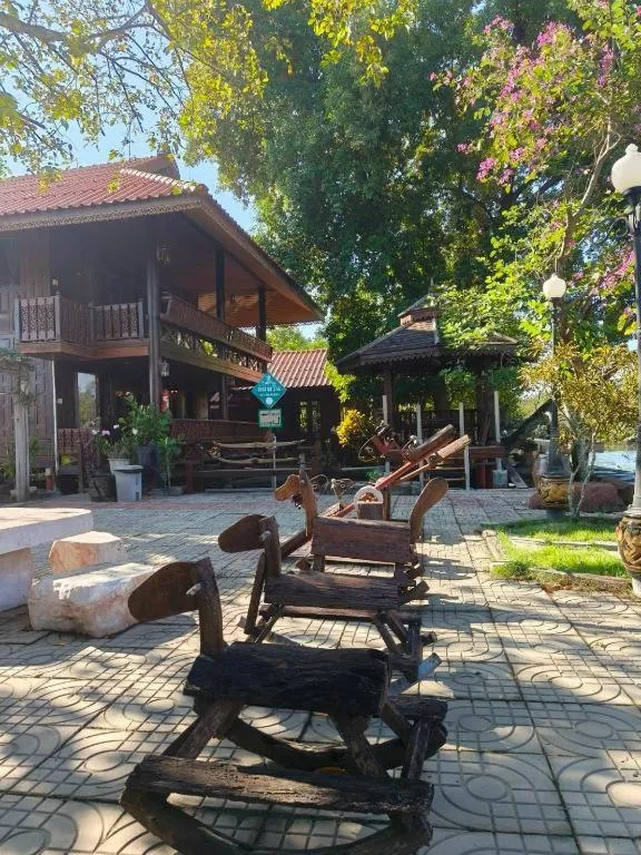 Baansuan Amphawan Resort