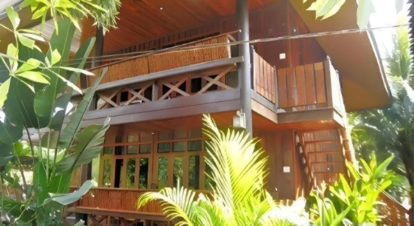 Baansuan Amphawan Resort