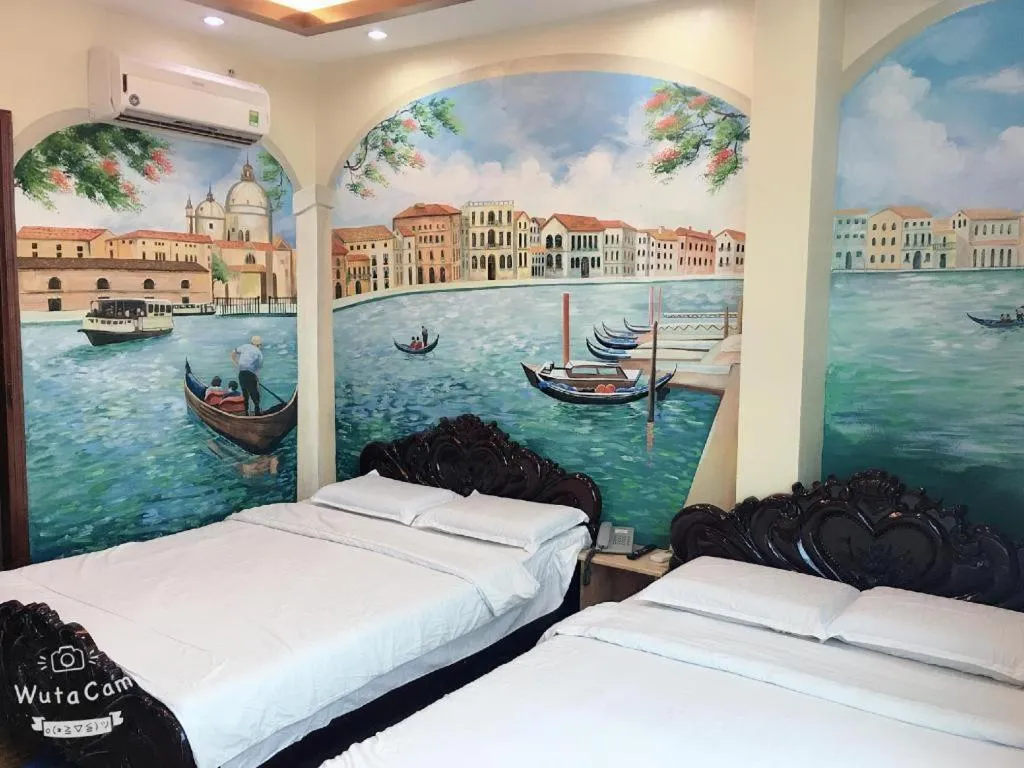 Bed in Phuong Linh Hotel