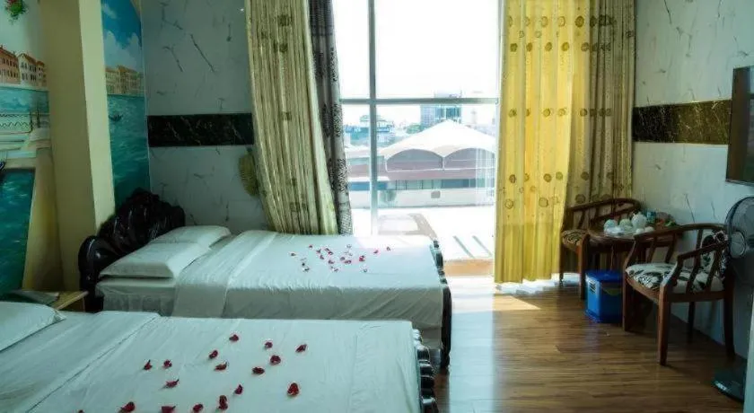 Bed in Phuong Linh Hotel