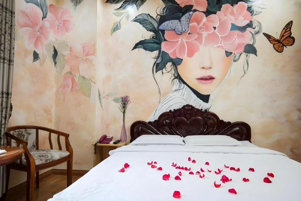 Bed in Phuong Linh Hotel