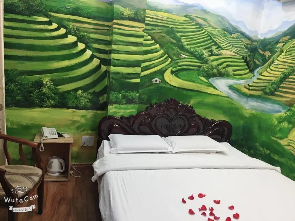 Bed in Phuong Linh Hotel