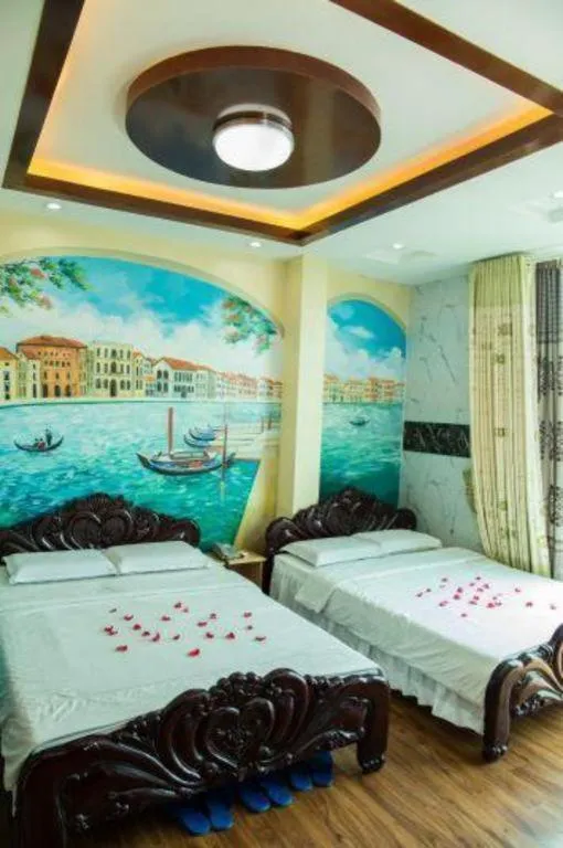 Bed in Phuong Linh Hotel