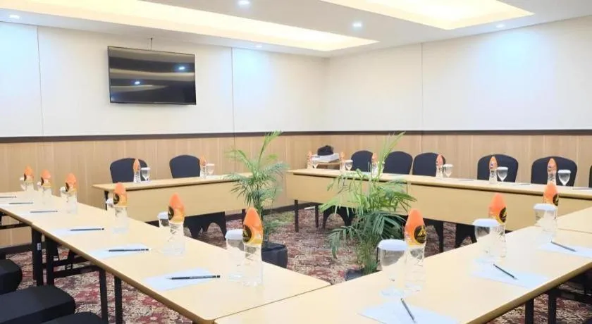 pyramid suites Hotel