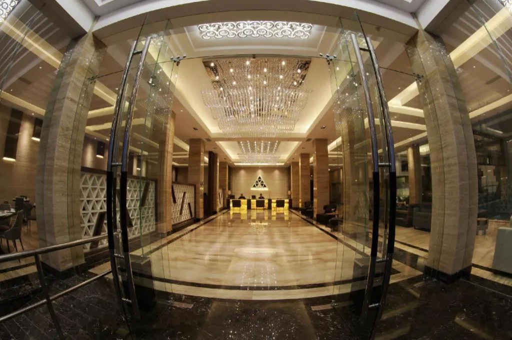 pyramid suites Hotel