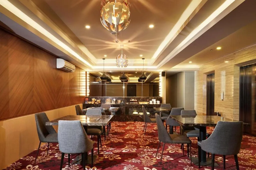 pyramid suites Hotel