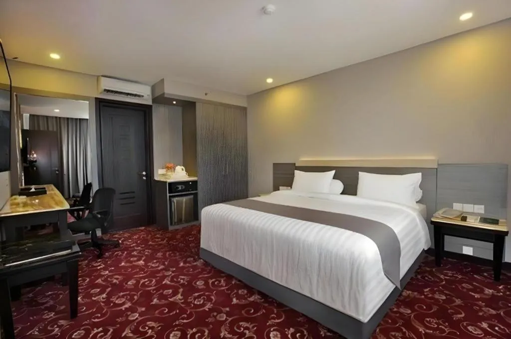 Bed in pyramid suites Hotel