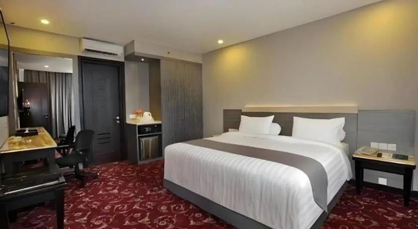 Bed in pyramid suites Hotel