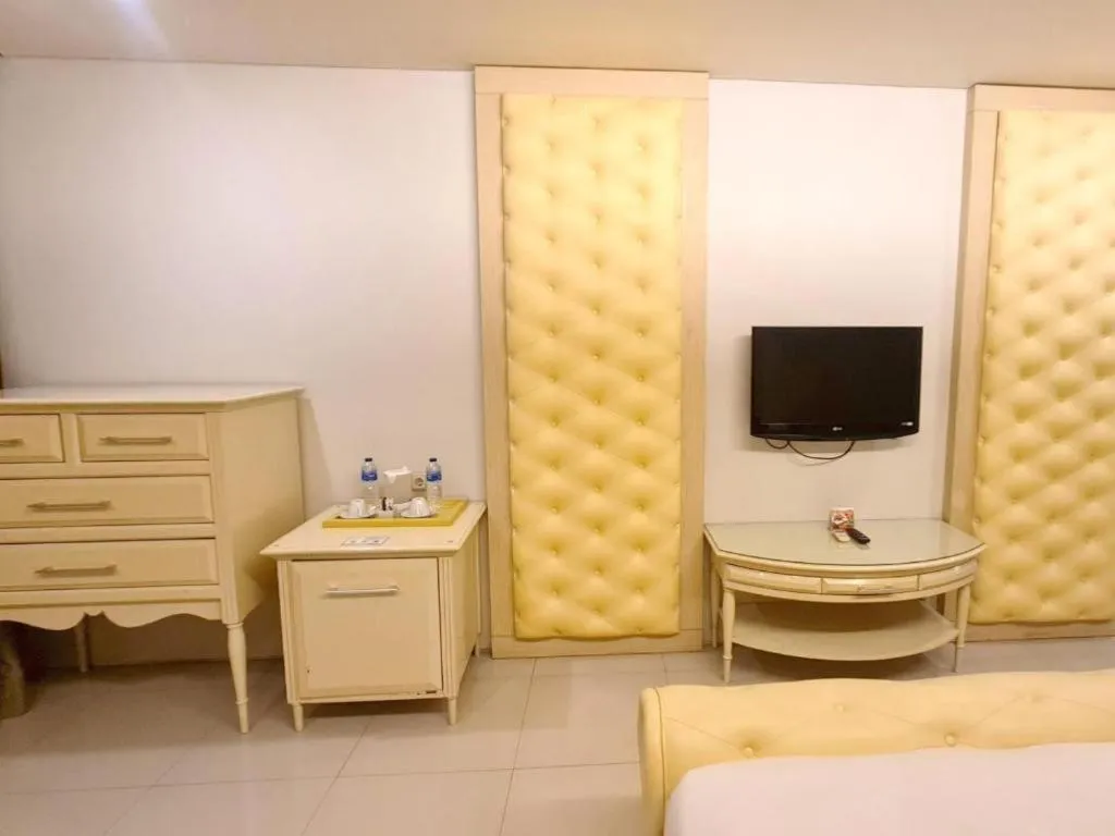 Bed in Hotel Cemerlang