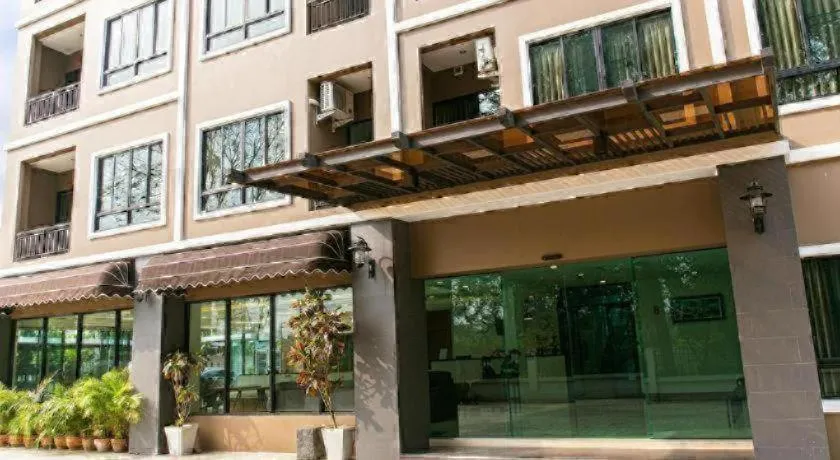 B2 Sriracha Premier Hotel