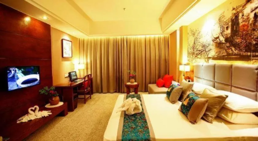 Bed in Wuxi Shanse Hotel