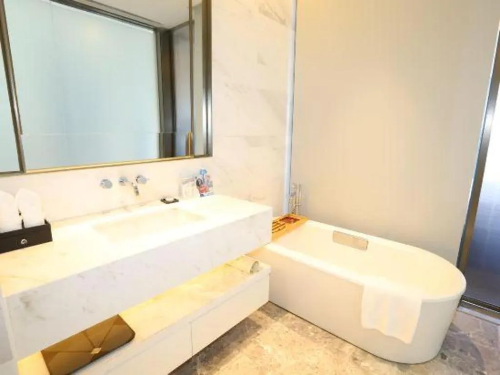 Rock Platinum Sea View Hotel