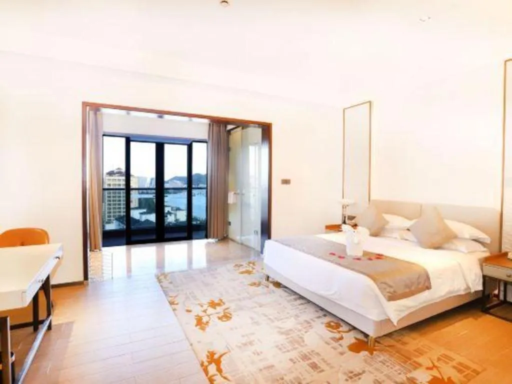 Bed in Rock Platinum Sea View Hotel