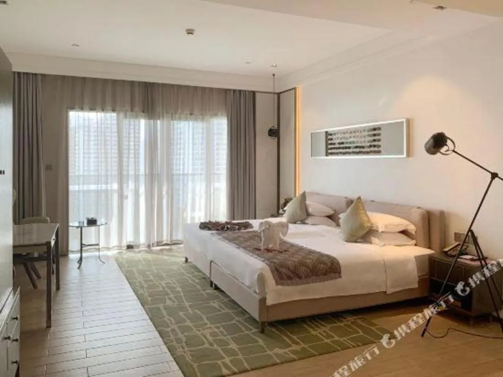 Bed in Rock Platinum Sea View Hotel