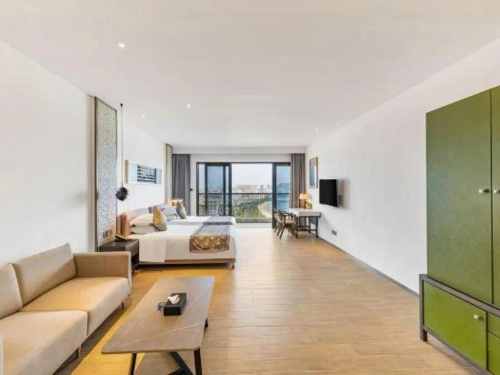 Rock Platinum Sea View Hotel