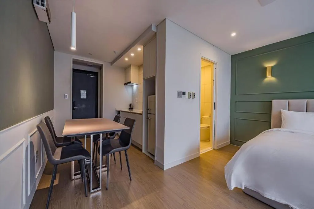 Bed in Dam and Roo Resort