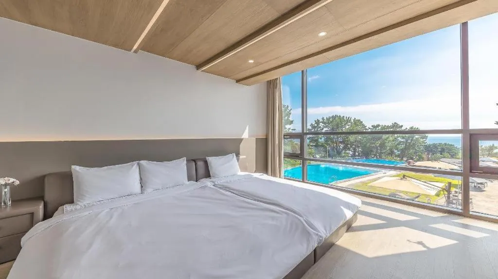 Bed in Dam and Roo Resort