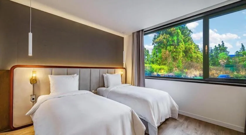 Bed in Dam and Roo Resort