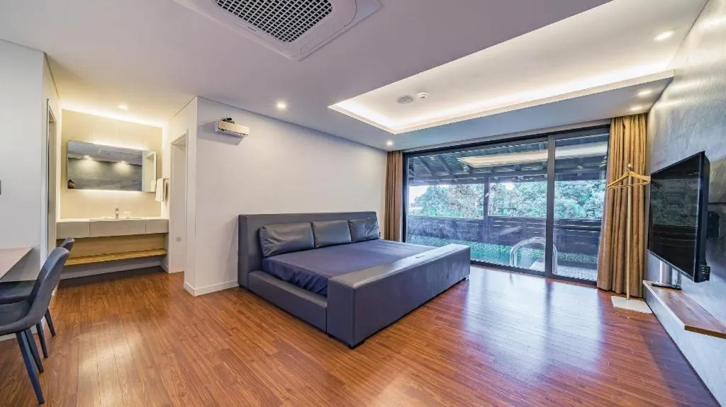 Bed in Dam and Roo Resort