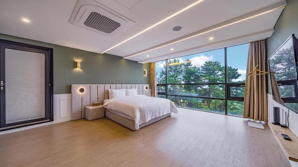 Bed in Dam and Roo Resort