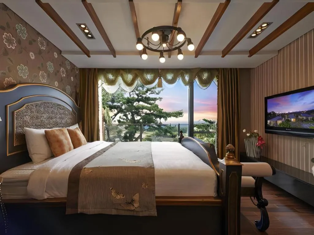 Bed in Dam and Roo Resort