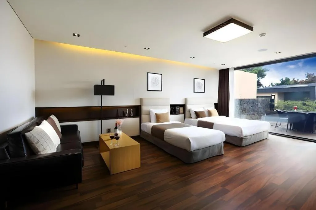 Bed in Dam and Roo Resort