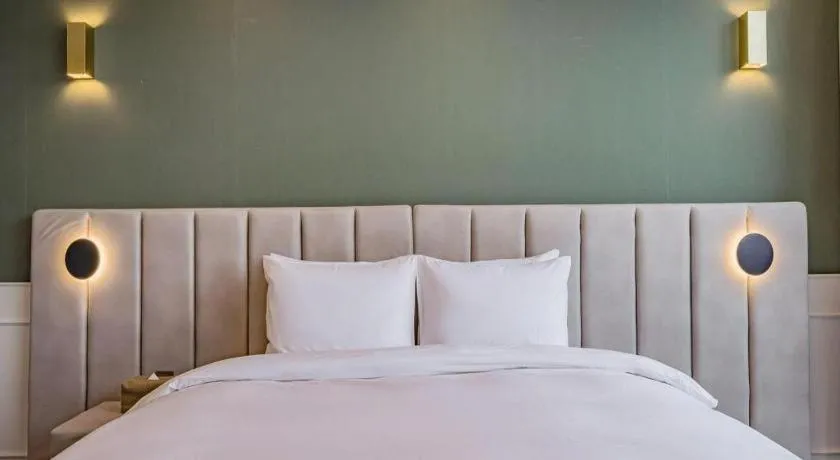 Bed in Dam and Roo Resort