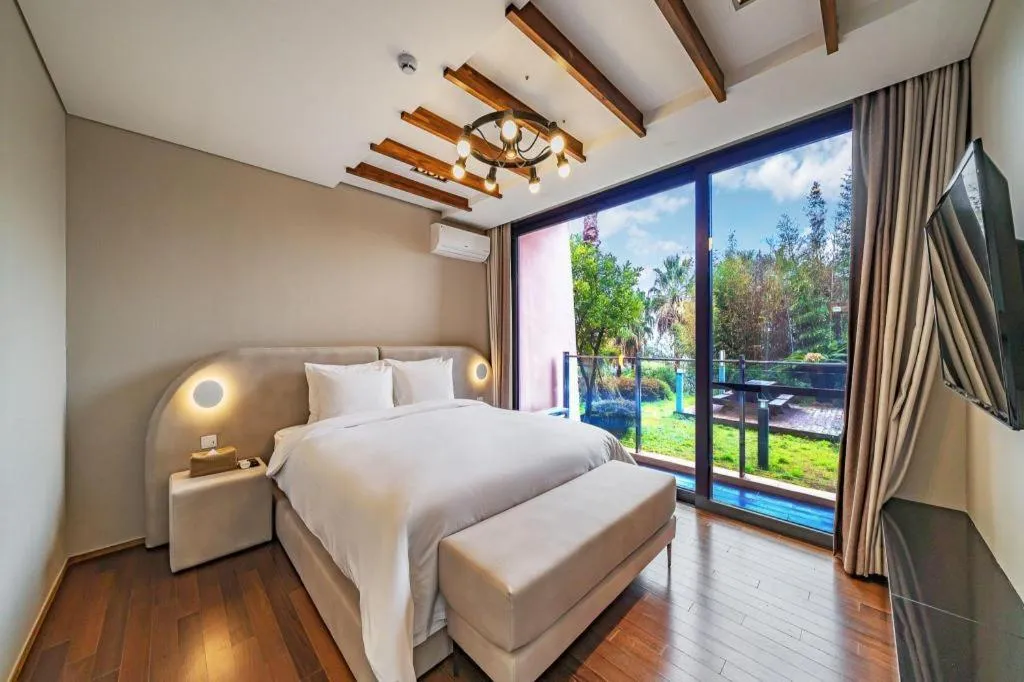 Bed in Dam and Roo Resort