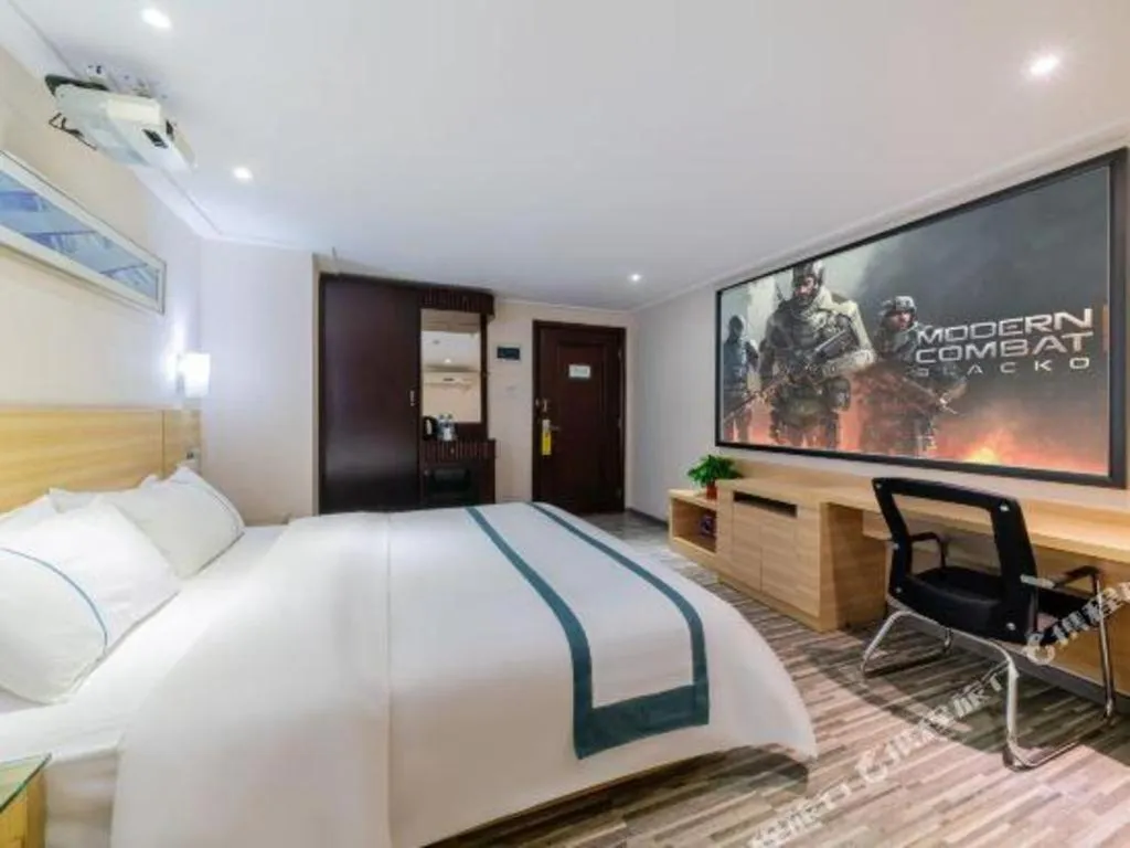 Bed in City Comfort Inn Guangzhou Hanxi Changlong Shiqiao Metro Station