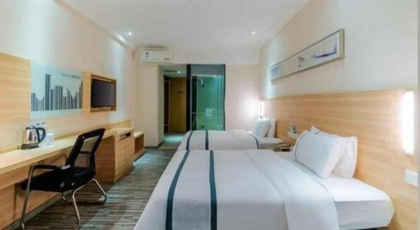 Bed in City Comfort Inn Guangzhou Hanxi Changlong Shiqiao Metro Station