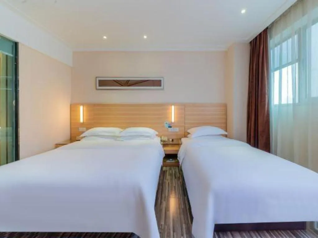 Bed in City Comfort Inn Guangzhou Hanxi Changlong Shiqiao Metro Station