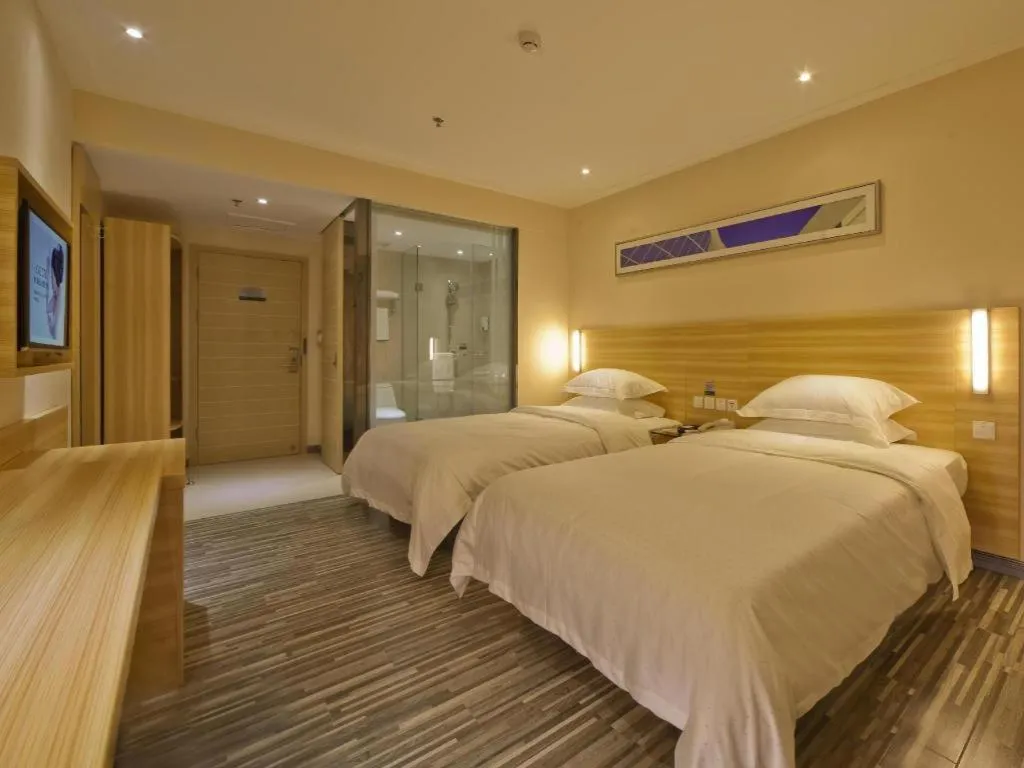 Bed in City Comfort Inn Guangzhou Hanxi Changlong Shiqiao Metro Station