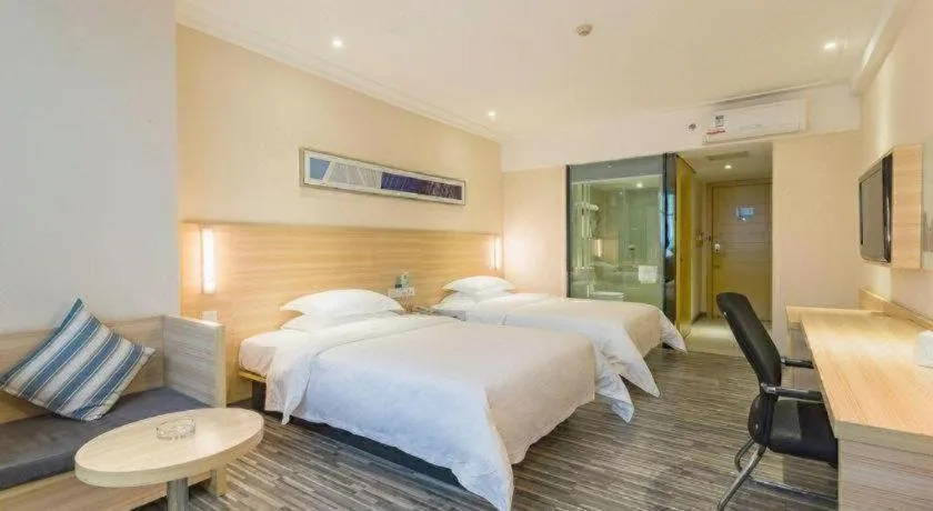 Bed in City Comfort Inn Guangzhou Hanxi Changlong Shiqiao Metro Station