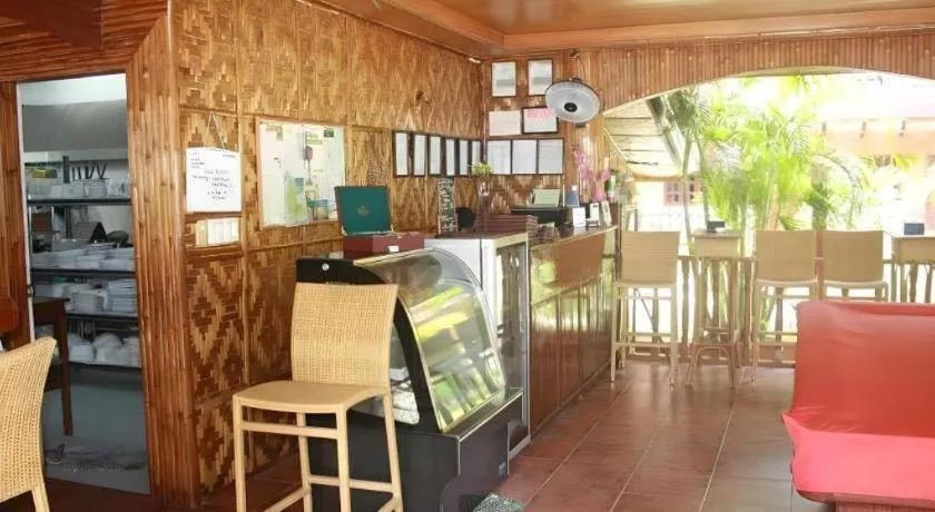 Coucou Bar Hotel and Restaurant