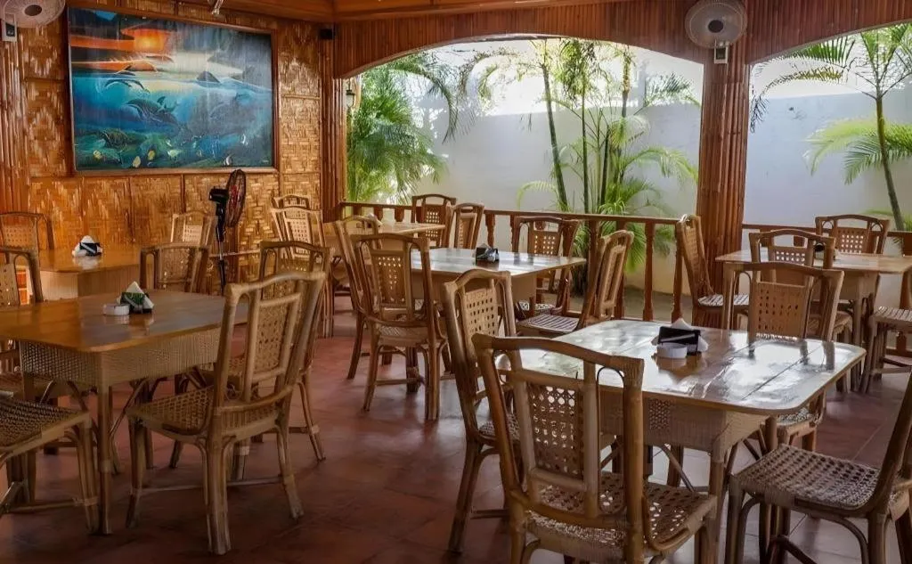 Coucou Bar Hotel and Restaurant