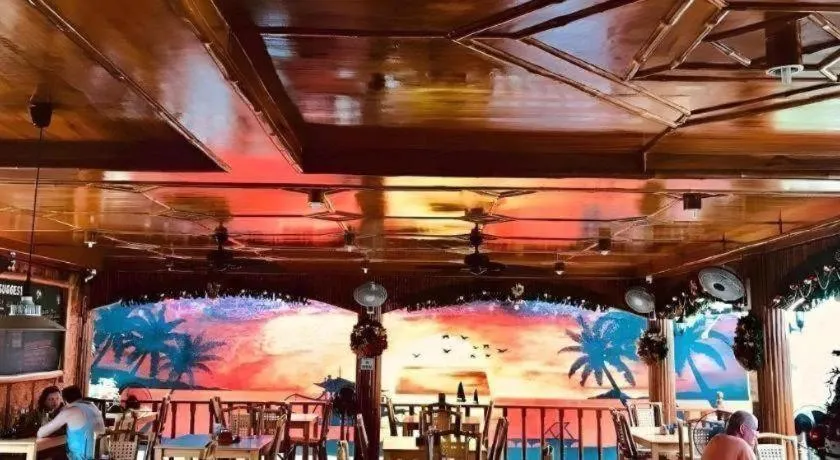 Coucou Bar Hotel and Restaurant