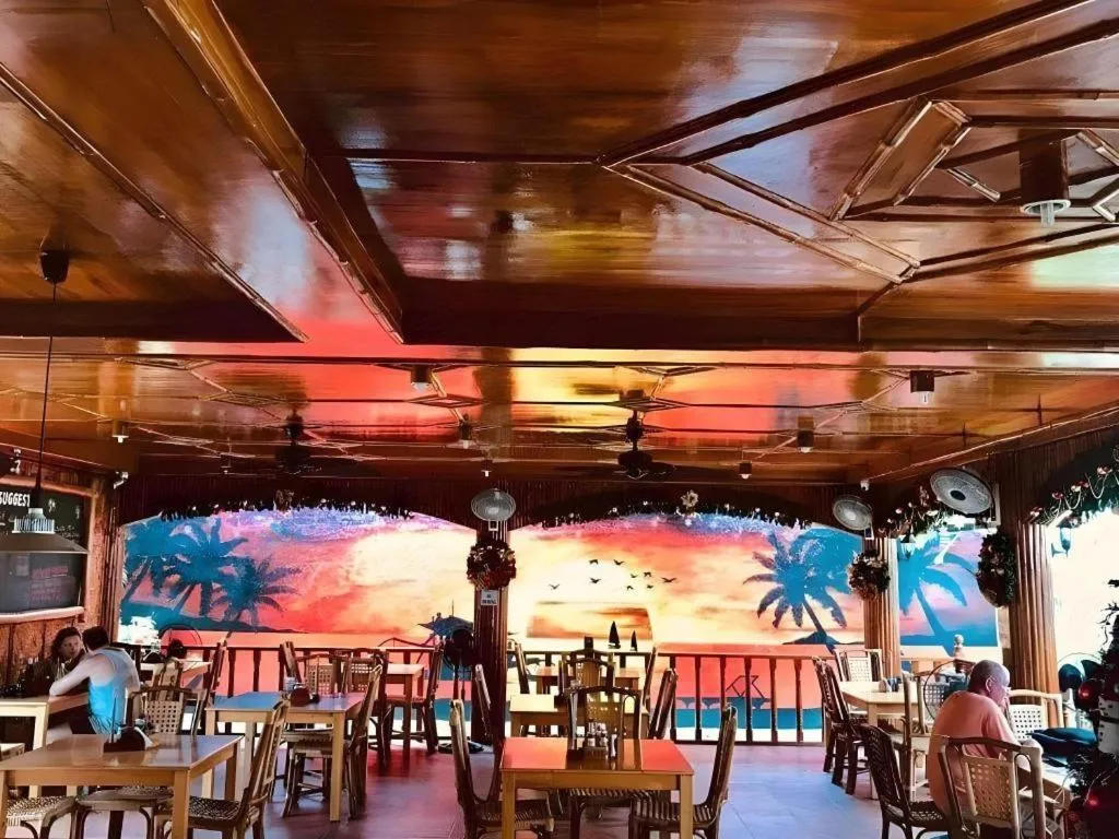 Coucou Bar Hotel and Restaurant