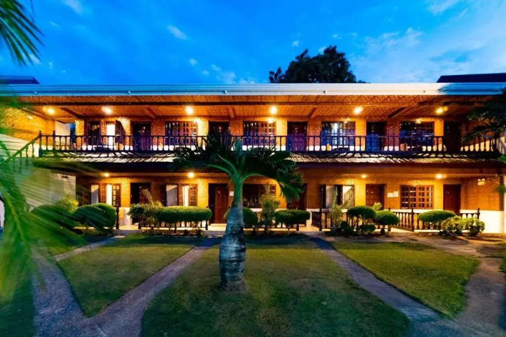 Coucou Bar Hotel and Restaurant Coucou Bar Hotel and Restaurant