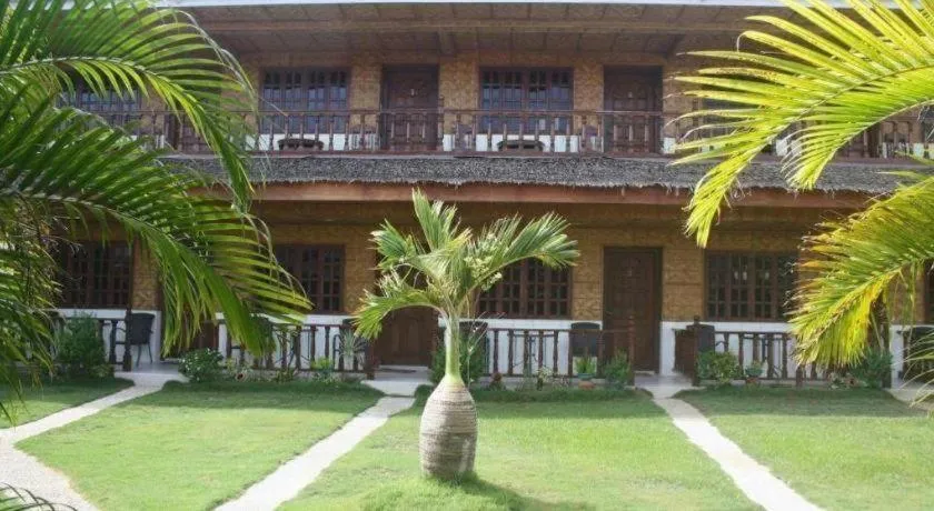 Coucou Bar Hotel and Restaurant