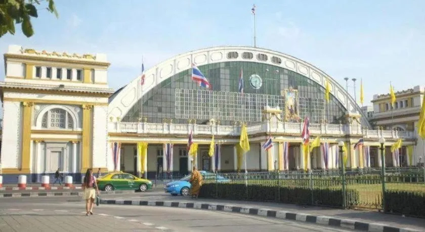 Live Local Cafe & Hotel