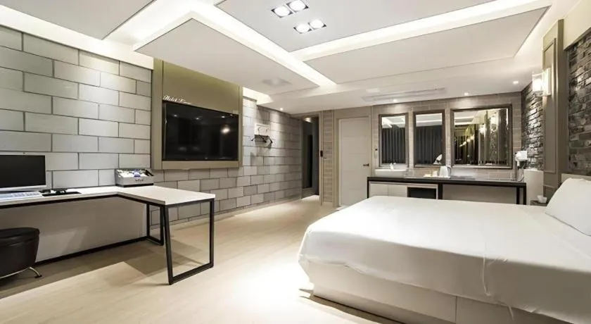 Bed in Pohang Hotel View