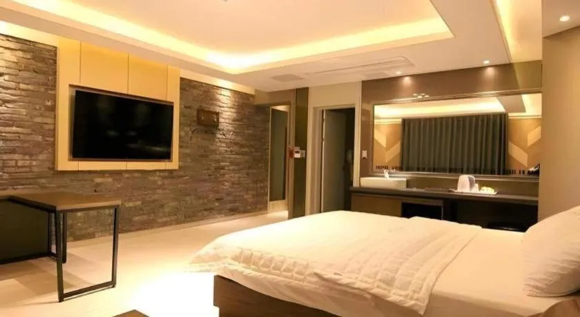 Bed in Pohang Hotel View