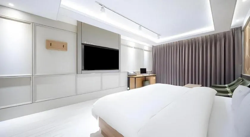 Bed in Pohang Hotel View