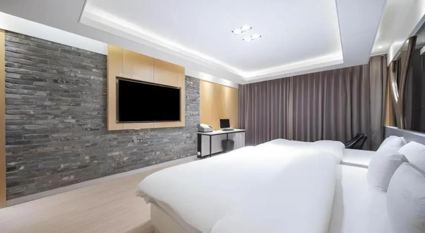 Bed in Pohang Hotel View