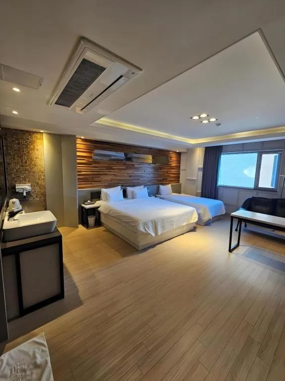 Bed in Pohang Hotel View