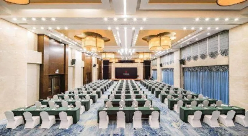 Hundred Hotel Qingdao